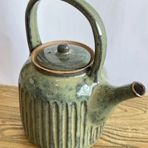 קומקום כחול צף