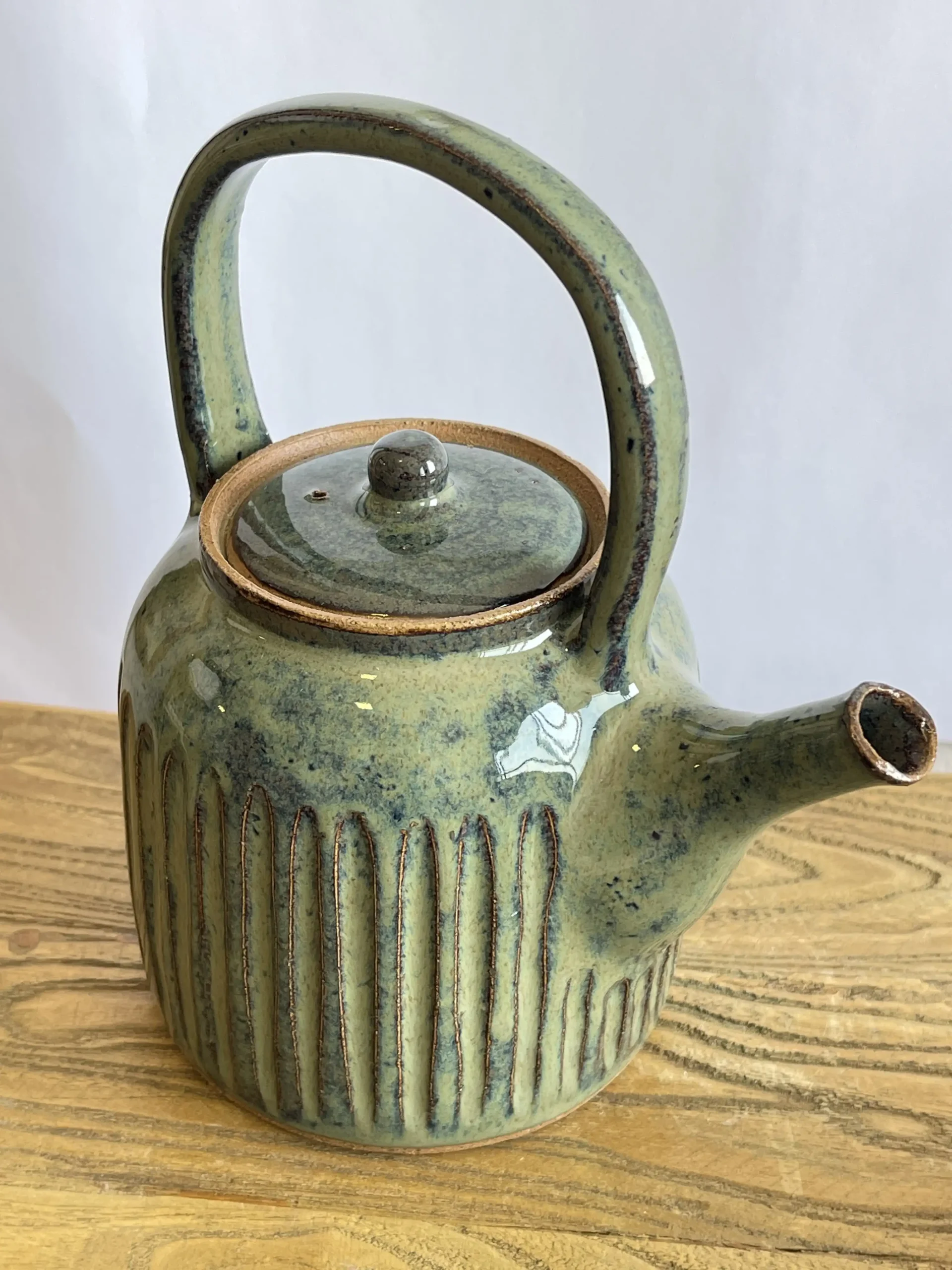 קומקום כחול צף